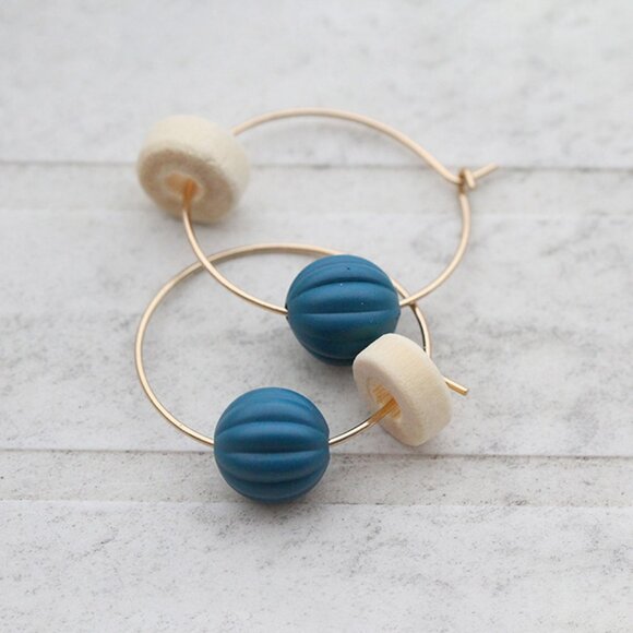 Set of two (2) Hoop Earrings Circle Earrings Minimalist Earrings for Her - Picture 2 of 7